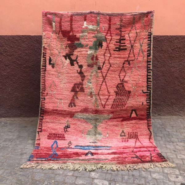 Bejaad teppe 250 x 170 cm til salgs. Vevd for hånd i 100% ull i Marokko. Unikt og tidløst.