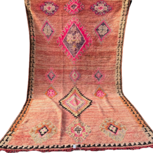 En rosa drøm! Vintage berber teppe knyttet for hånd i Marokko.