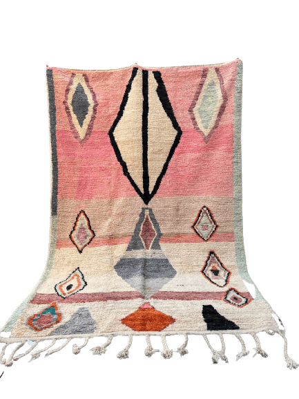 Et tidløst teppe i nydelige farger. Håndknyttet i Marokko