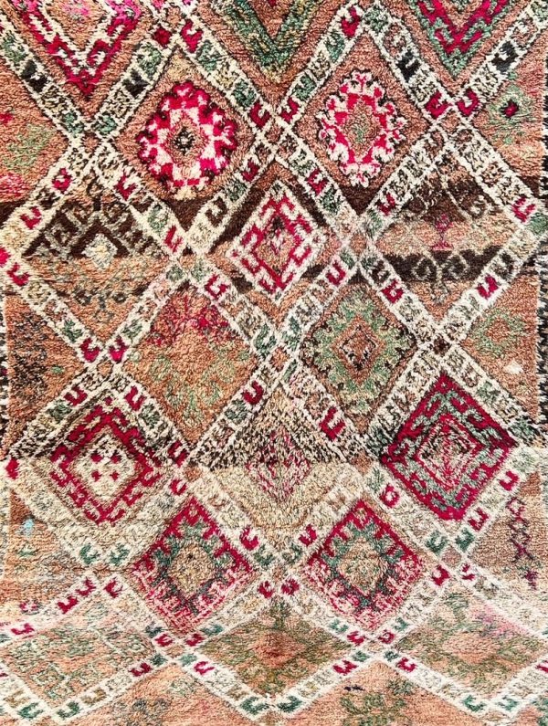 Vintage Berber Mariam er et nydelig teppe håndknyttet i Marokko.