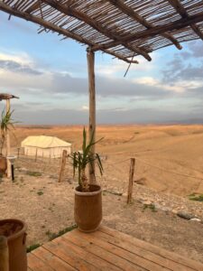 Mine beste tips til Marrakech: Book et opphold i Agafay, en steinørken på utsiden av byen