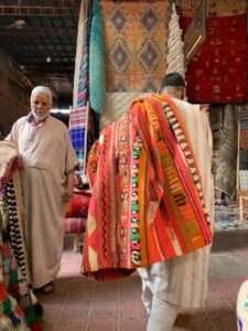 Mine beste reisetips Marrakech: Teppeauksjoner, frokoster på takterrassen og en drink i solnedgangen på El Fenn
