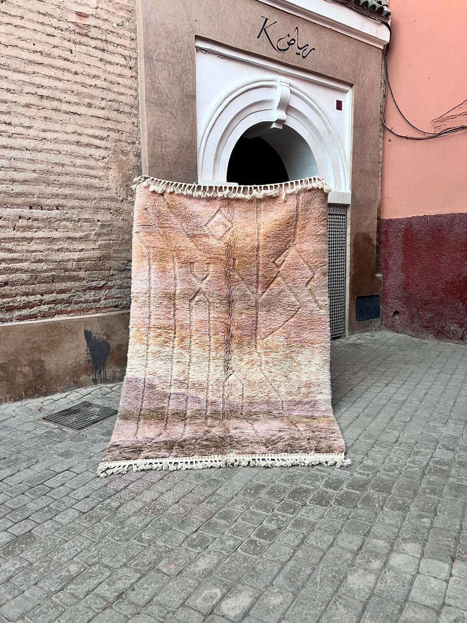 Mykt og langhåret berberteppe fra Marokko. One of a kind!