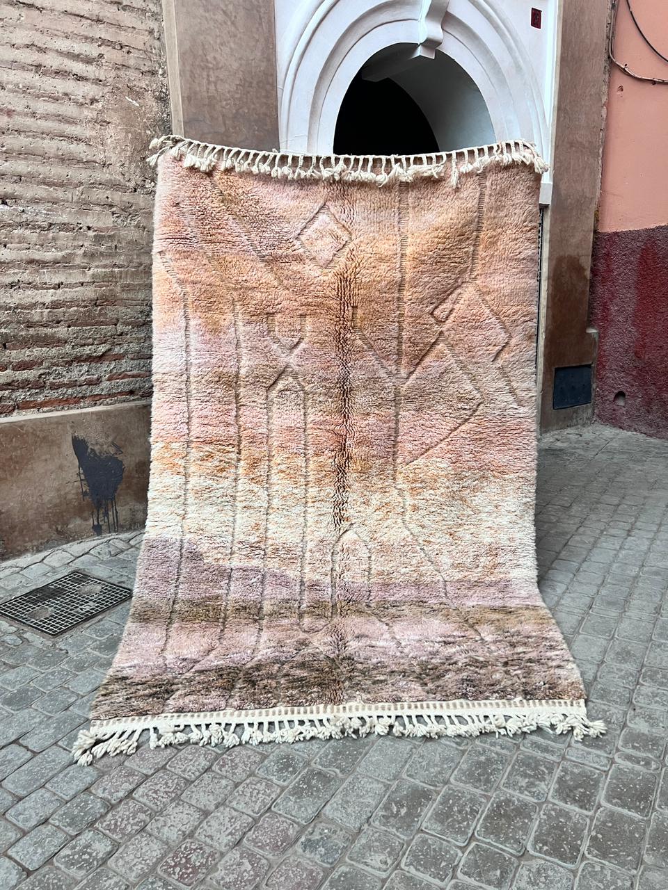 Mykt og langhåret berberteppe fra Marokko. One of a kind!