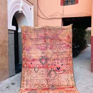 Et helt unikt og veldig vakkert vintageteppe fra Marokko.