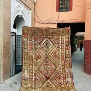Et vintage berberteppe fra Marokko. Håndknyttet, helt unikt