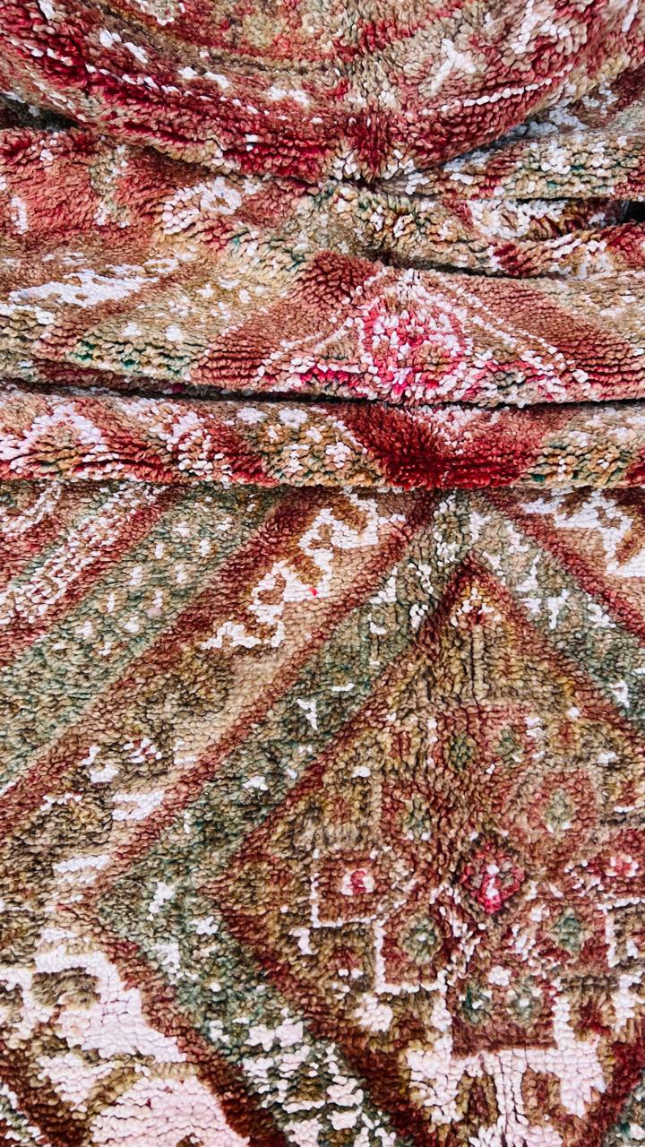 Elsk på dette unike marokkanske vintageteppe! Nydelige jordfarger, sjeldent funn.