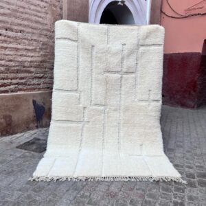 Tidløst, tykt og mykt gulvteppe fra Marokko. Håndknyttet og helt unikt.