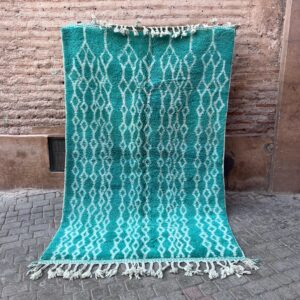 Et mykt og vakkert gulvteppe fra Marokko i herlig grønn