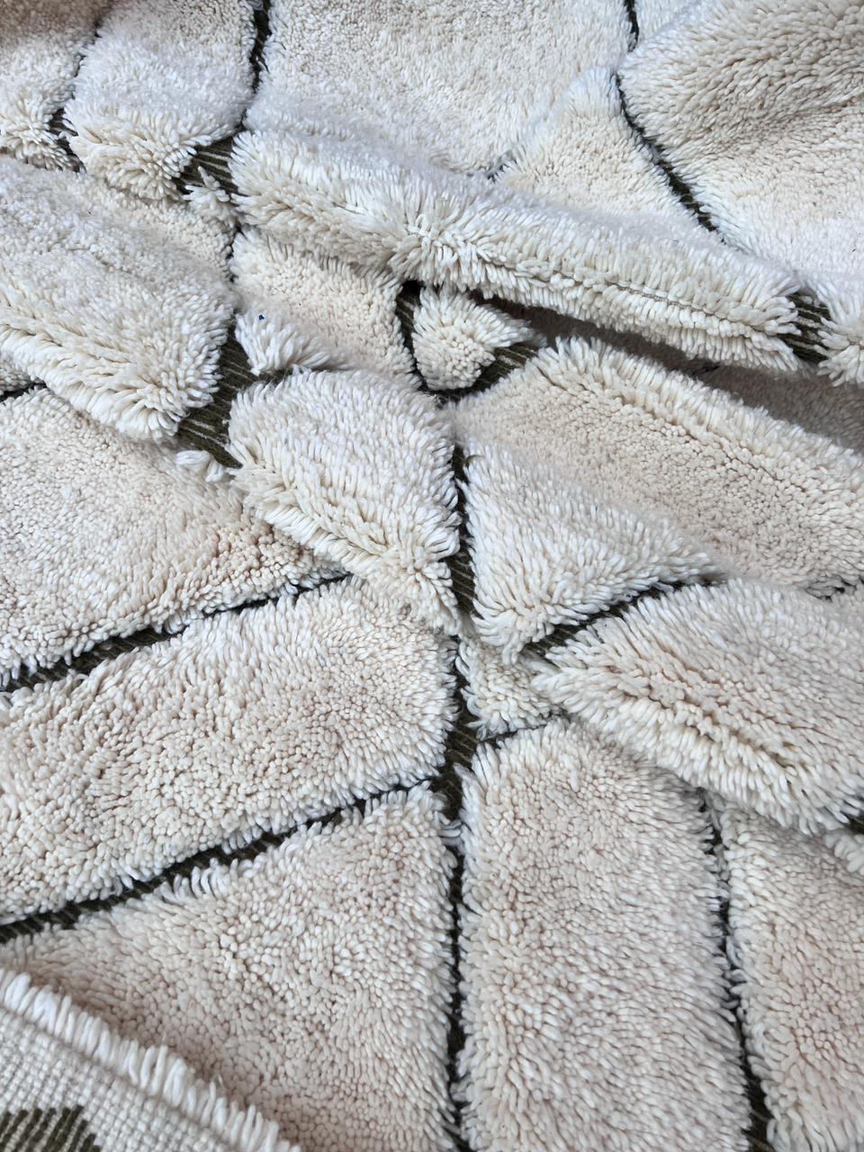 Tradisjonelt marokkansk teppe med moderne tvist! Nydelig: Tykt og mykt i håndknyttet fin ull