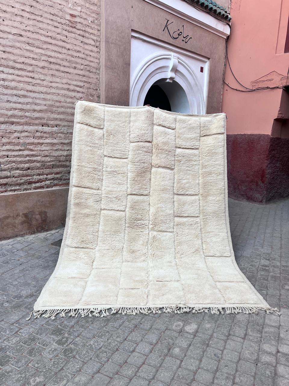 Det tykkeste og mykeste teppet. Nydelig ull, vakker farge og enkelt mønster. Du finner ikke et som er helt likt!