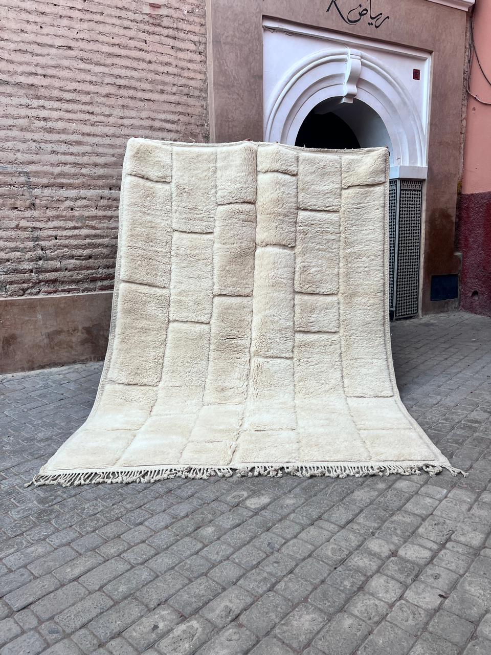 Det tykkeste og mykeste teppet. Nydelig ull, vakker farge og enkelt mønster. Du finner ikke et som er helt likt!