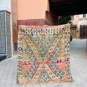 Et lite vintageteppe fra Marokko. One of a kind!