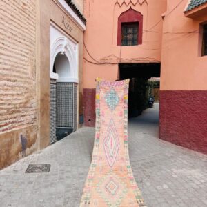 Sjeldent funn. En marokkansk vintageløper fra Bjaad. Tidløs og unik.