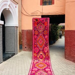 Lang og vakker gulvløper fra Marokko