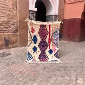 Et lite kunstverk av et lite Berberteppe fra Marokko