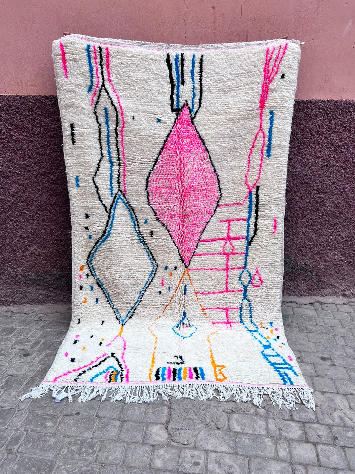 Vi introduserer en ny kolleksjon med rimeligere tepper fra Marokko. Kun i nettbutikk fra slutten av april